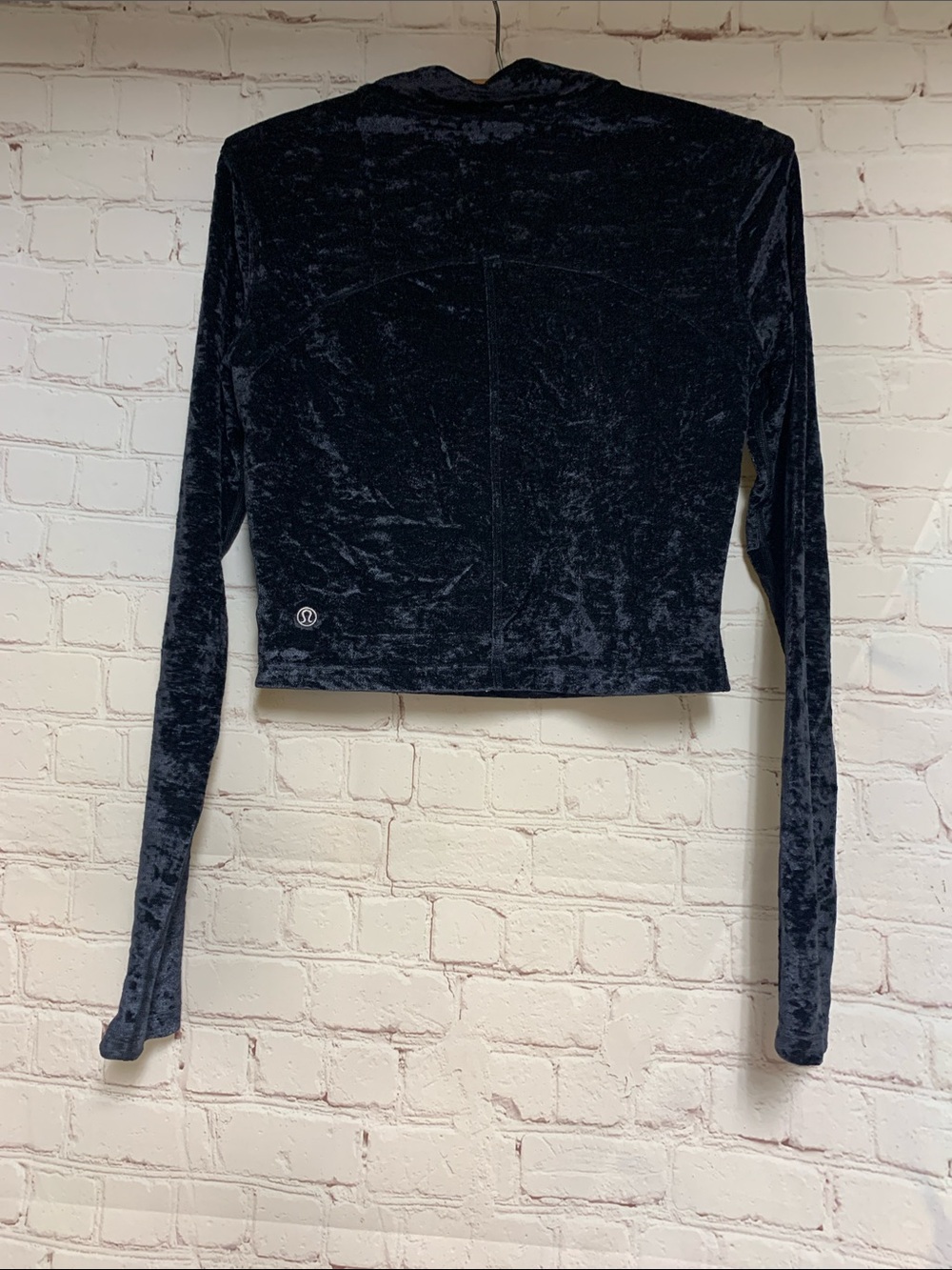 Lululemon All Aligned Black Crushed Velvet Crop Top Size 6 - Picture 4 of 5